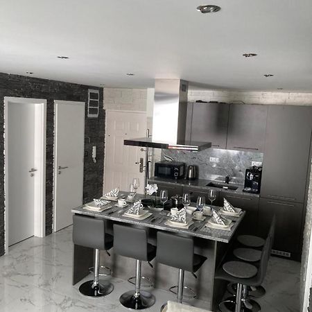 Swiss Luxury Apartment Mosonmagyarovar Exterior photo