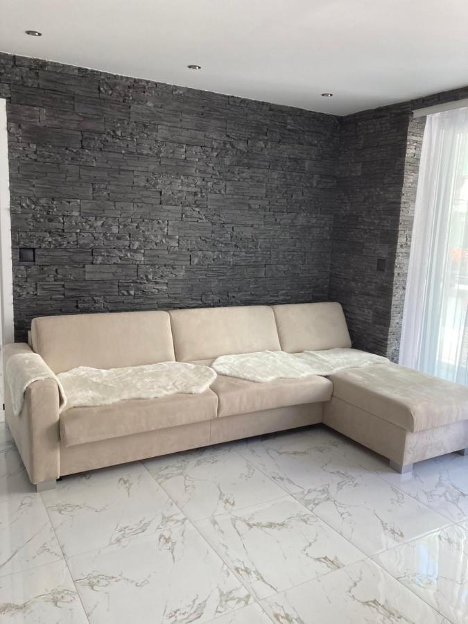 Swiss Luxury Apartment Mosonmagyarovar Exterior photo