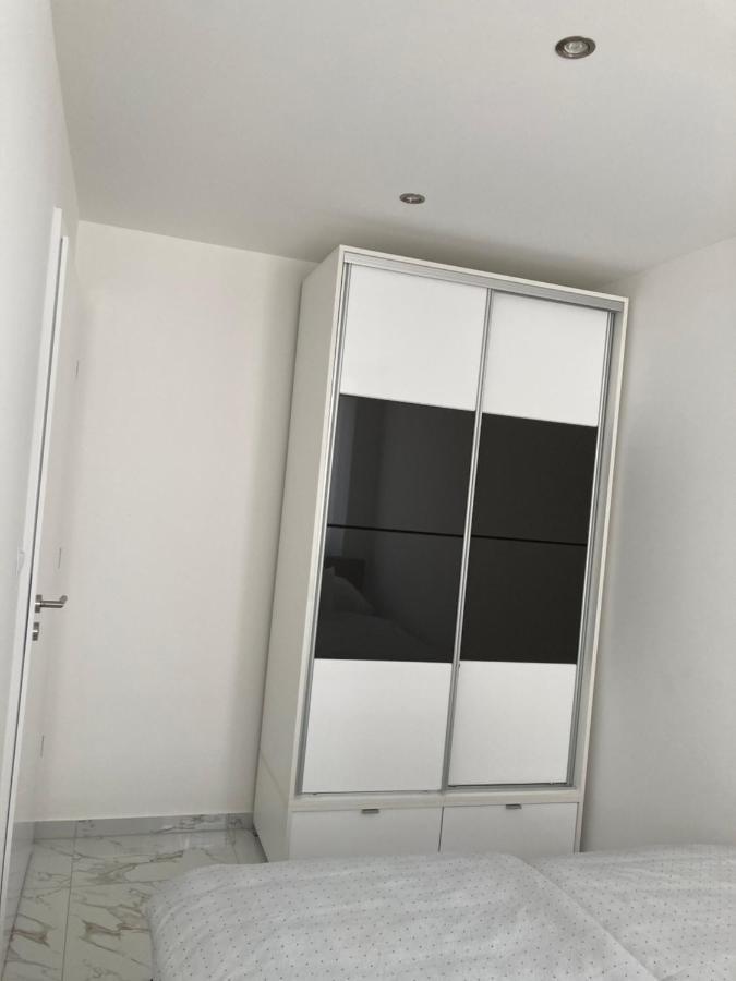 Swiss Luxury Apartment Mosonmagyarovar Exterior photo