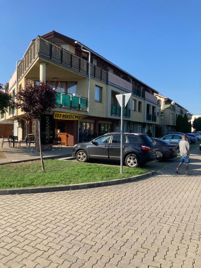 Swiss Luxury Apartment Mosonmagyarovar Exterior photo